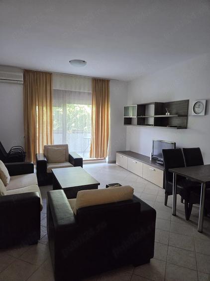 Apartament cu 2 camere semidecomandat, mobilat în Central