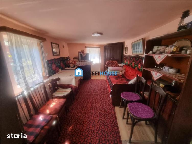 Casă cu 6 camere cu Teren 900 Mp în Șinca