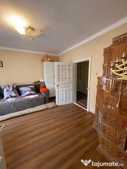 Casă cu 4 camere în Valea Părului