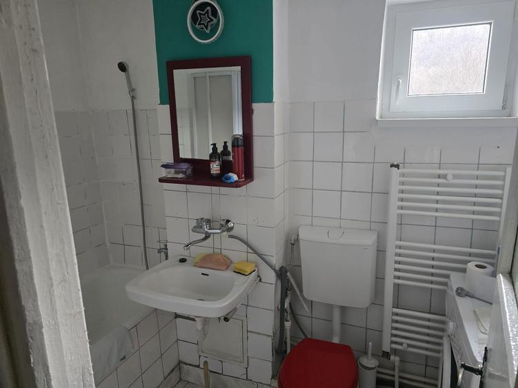 Garsonieră decomandată în Central