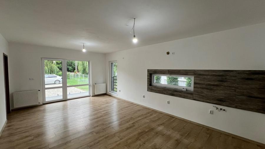 Apartament cu 4 camere decomandat în Independenței