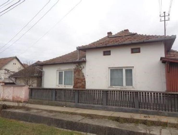 Casă individuală cu 5 camere cu Canalizare în Valcău de Jos