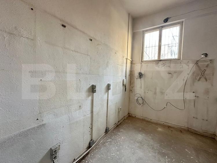 Spațiu comercial, de 87 mp, în Decebal