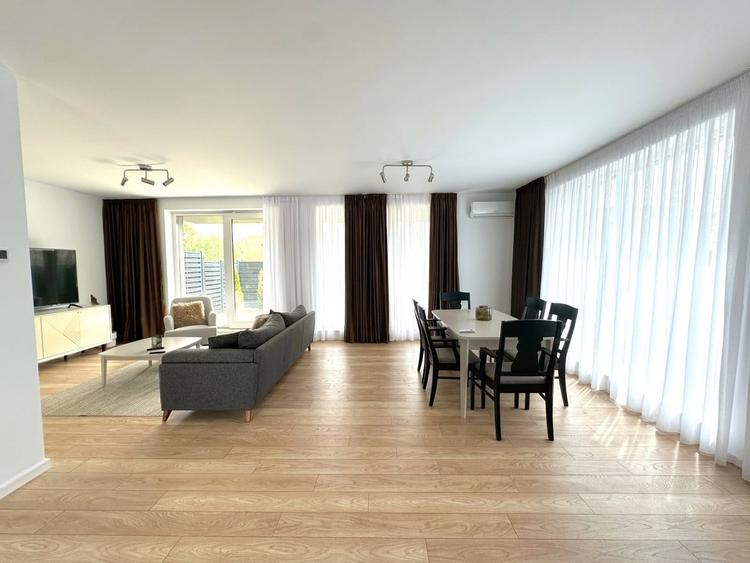 Duplex cu 5 camere cu Canalizare în Voluntari