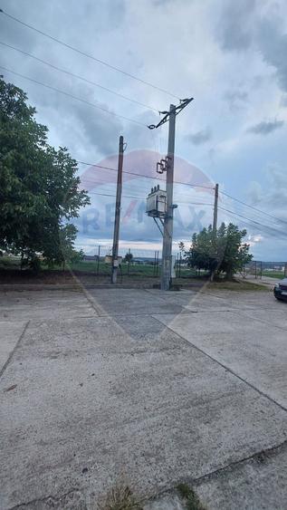Spațiu comercial, de 880 mp, în Muntenii de Jos