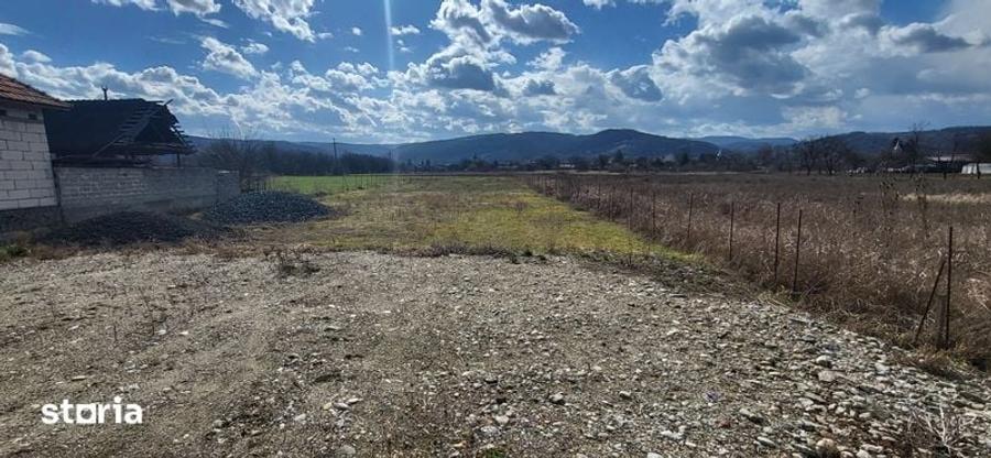 Teren de 1200 mp, în Ilia