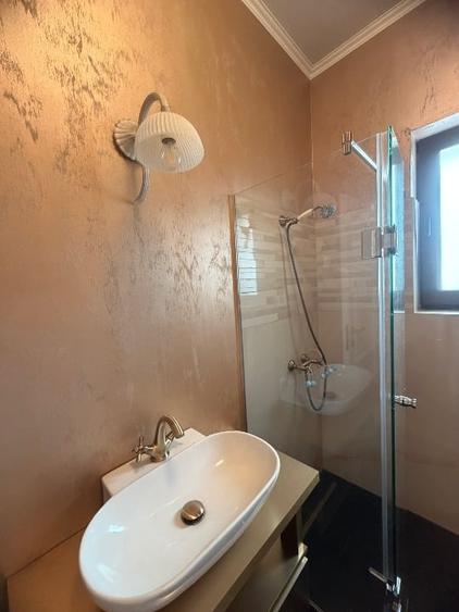 Apartament cu 3 camere decomandat, mobilat în Dumbrăvița