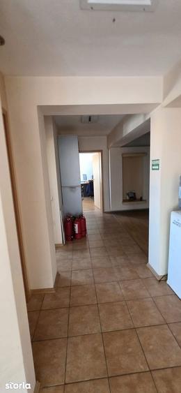 Spațiu comercial, de 663 mp, în Ronaț
