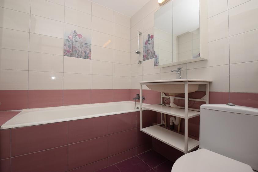 Apartament cu 2 camere decomandat în Titan