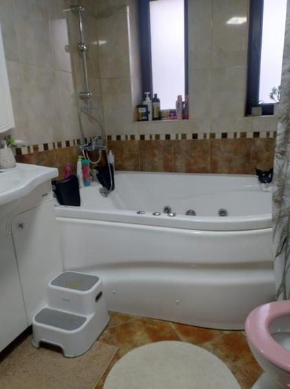 Casă individuală cu 5 camere cu Canalizare în Vălenii de Munte