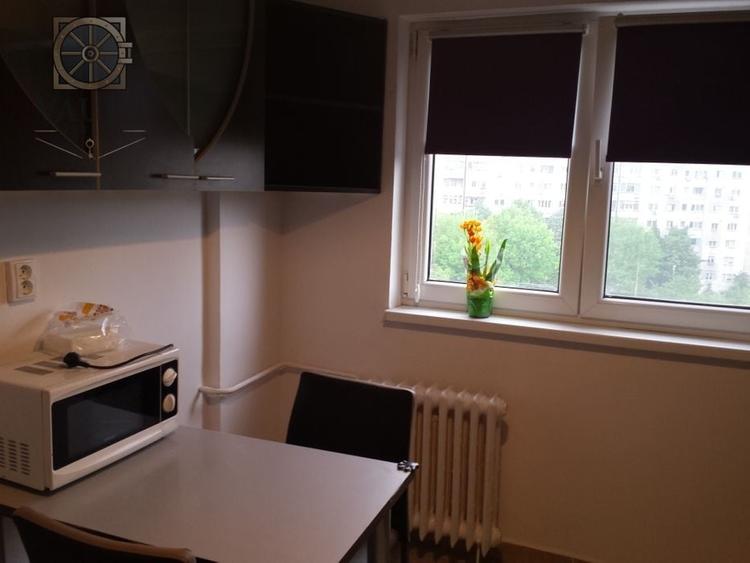 Apartament cu 2 camere semidecomandat, mobilat în Teiul Doamnei