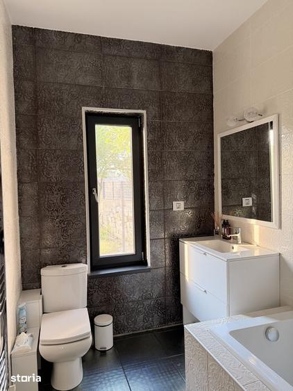Casă cu 4 camere cu Teren 875 Mp în Măgureni