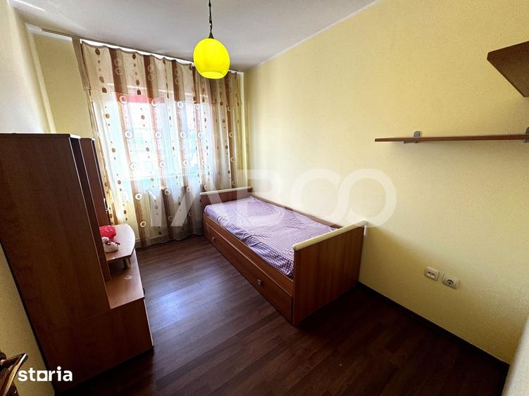 Apartament cu 4 camere decomandat în Vasile Aaron