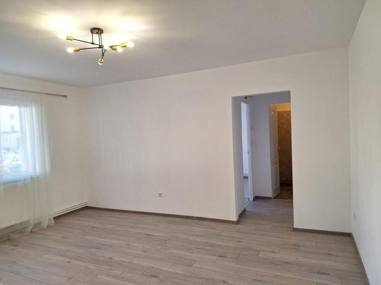 Apartament cu 2 camere decomandat în Micro 16