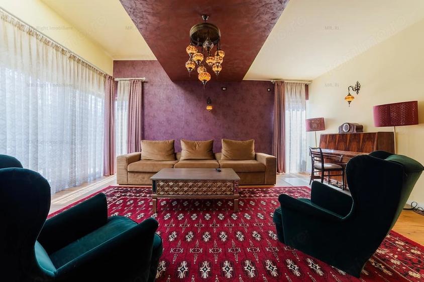Casă cu 5 camere cu Teren 808 Mp în Central