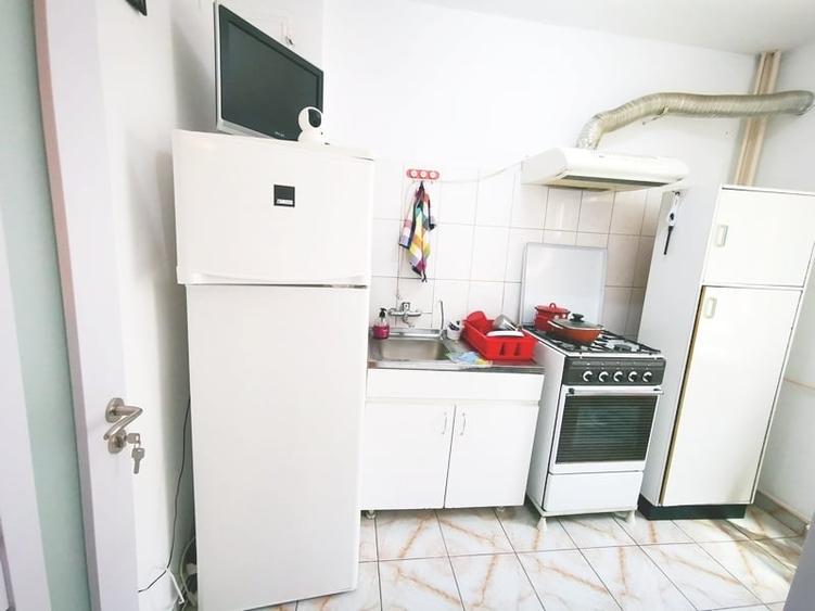 Inchiriere Gars 42mp la Veteranilor  bloc de 4 etaje langa metrou Lujerului - 17