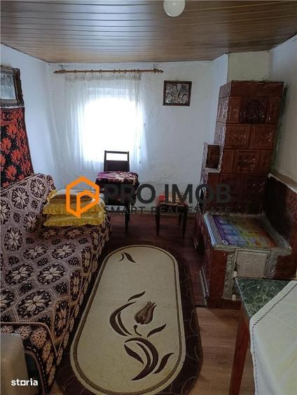Casă cu 4 camere decomandat în Scurtești