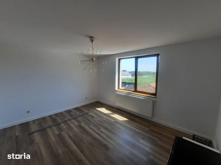 Casă cu 4 camere cu Teren 550 Mp în Mărtinești