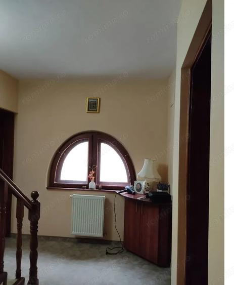 Casă cu 5 camere cu Teren 90 Mp în Brâncoveanu