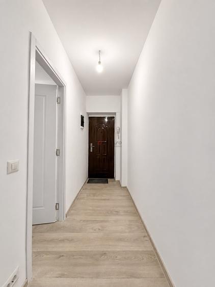 Apartament cu 3 camere semidecomandat în Pajura