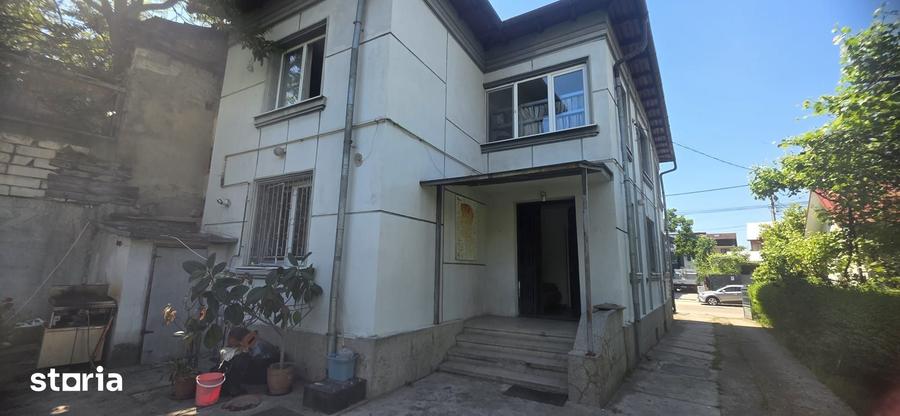 Casă cu 4 camere cu Teren 429 Mp în Calea București