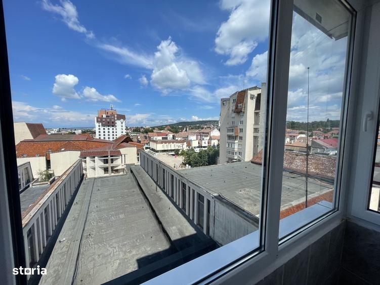 Apartament cu 4 camere în Central