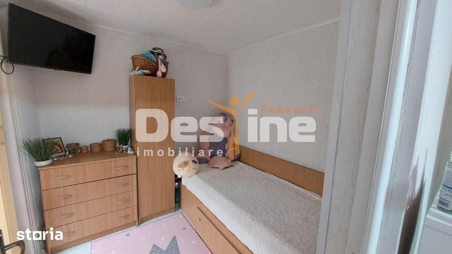 Casă cu 5 camere cu Teren 180 Mp în Republicii