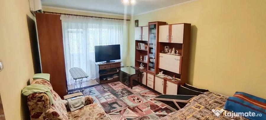 Apartament cu 2 camere decomandat în Est