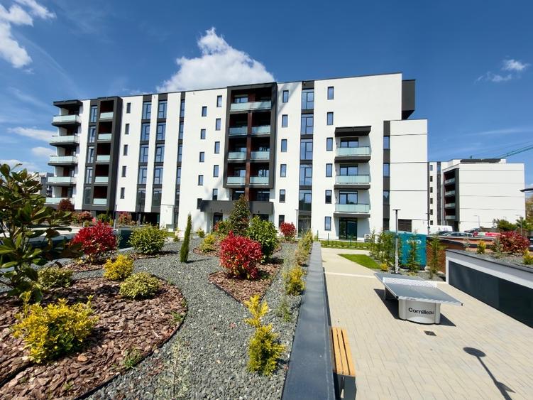 Apartament cu 2 camere semidecomandat în Aradului