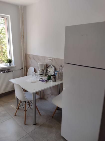 Apartament cu 3 camere decomandat în Gorjului