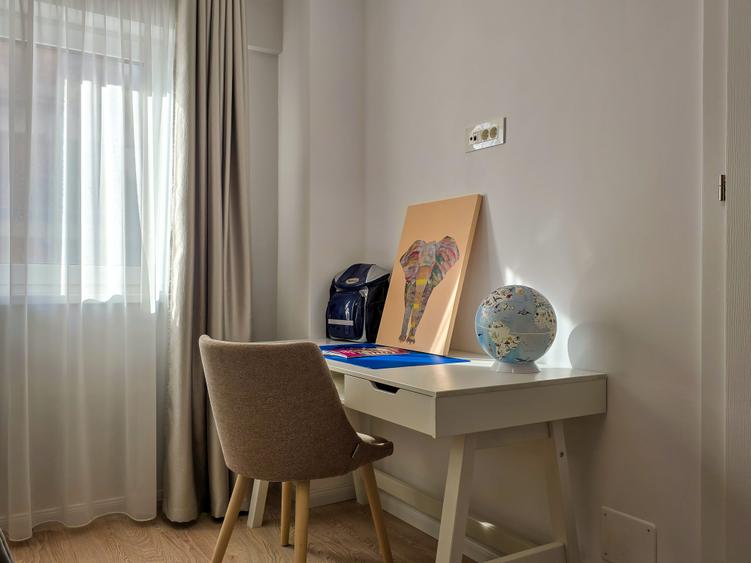 Apartament cu 3 camere decomandat în Galata