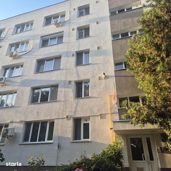 Apartament cu 3 camere decomandat în Valea Oltului