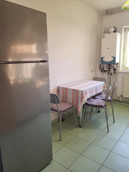 Inchiriere 3 camere Metrou Aparatorii Patriei - 9