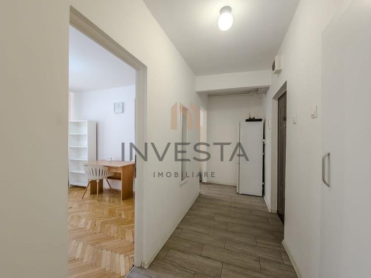 Apartament cu 3 camere decomandat, mobilat în Central