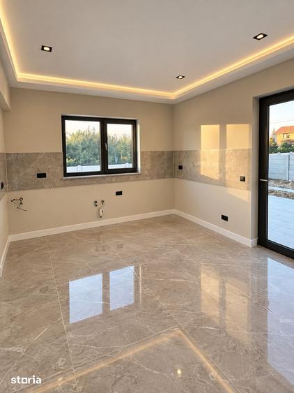 Casă cu 4 camere cu Teren 350 Mp în Domnești