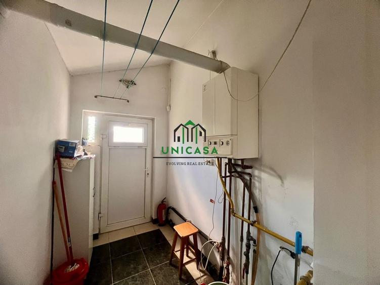 Casă individuală cu 4 camere cu Canalizare în Central