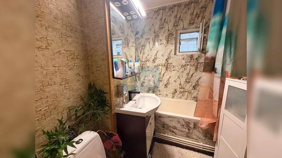 Apartament cu 4 camere în Mazepa 1
