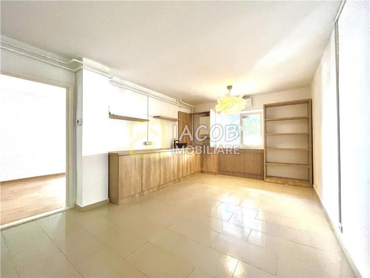 Apartament cu 3 camere decomandat, mobilat în 9 Mai