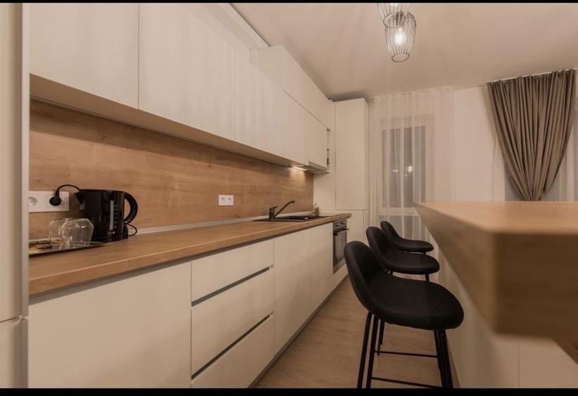 Apartament cu 3 camere decomandat în Exterior Vest