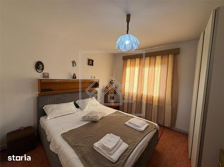 Apartament cu 2 camere decomandat în Ștrand