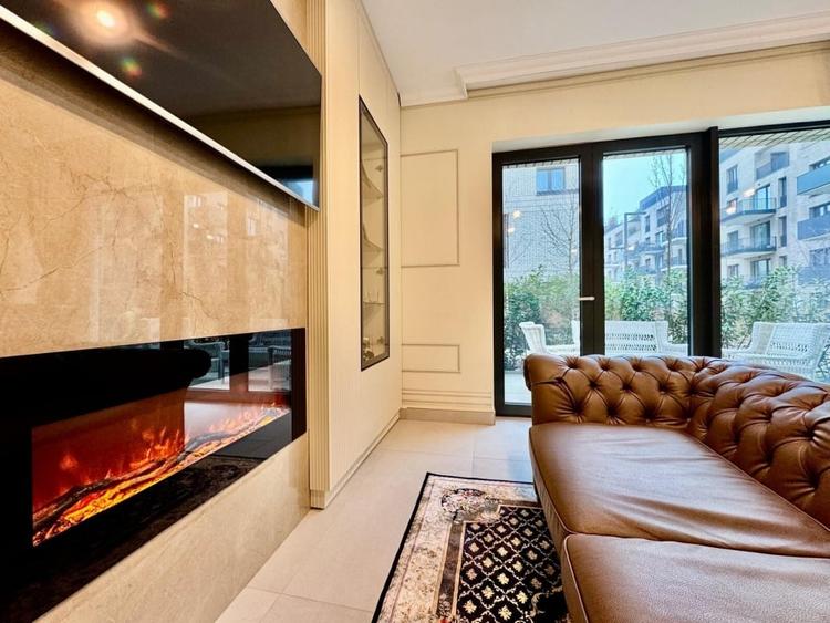 Apartament cu 3 camere semidecomandat, mobilat în Pipera