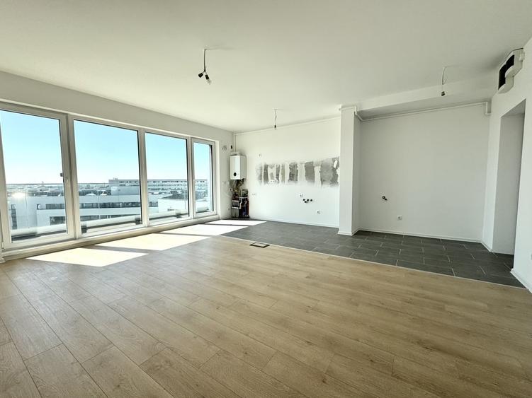 Apartament cu 4 camere semidecomandat în Străulești