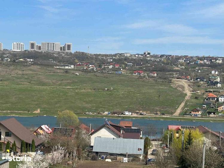 Teren de 1200 mp, în Rediu
