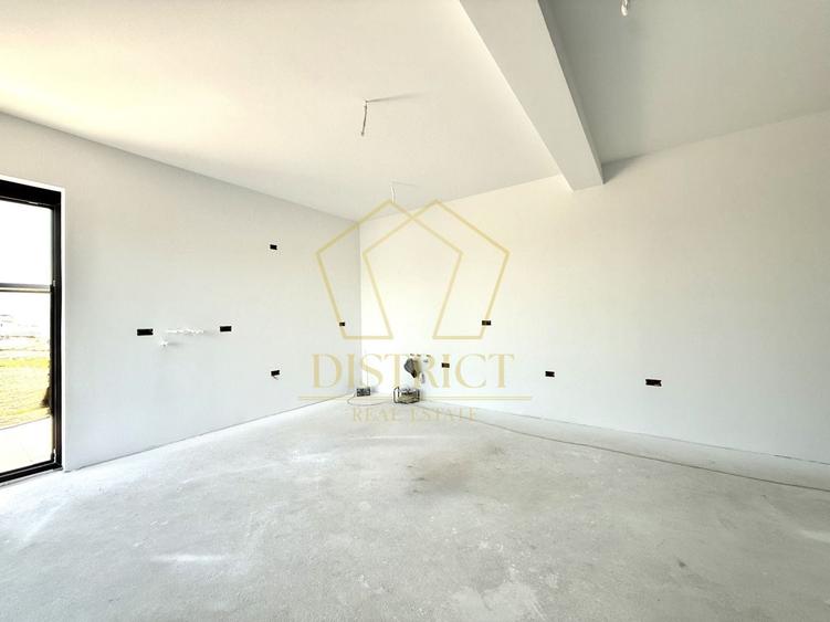 Duplex cu 4 camere cu Canalizare în Covaci