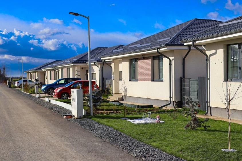 Casă cu 4 camere cu Teren 510 Mp în Balotești