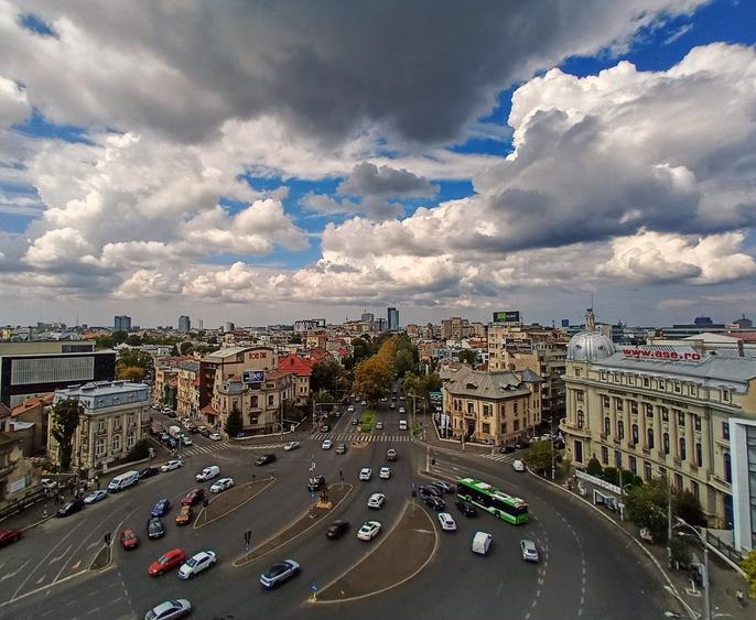 Apartament cu 2 camere decomandat în Victoriei