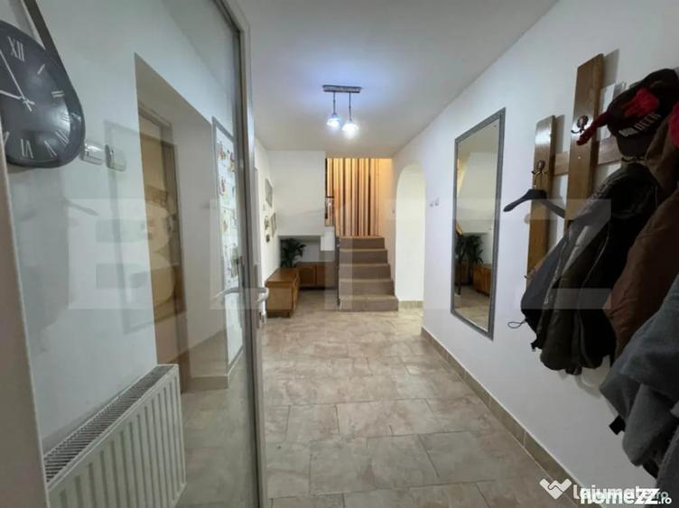 Casă cu 7 camere cu Teren 583 Mp în Păulești