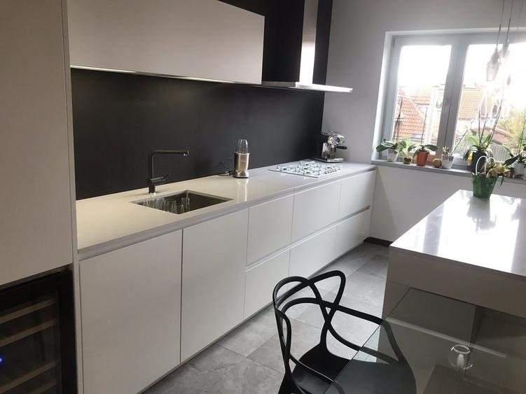 Apartament cu 2 camere decomandat în Apărătorii Patriei — fotografia 3