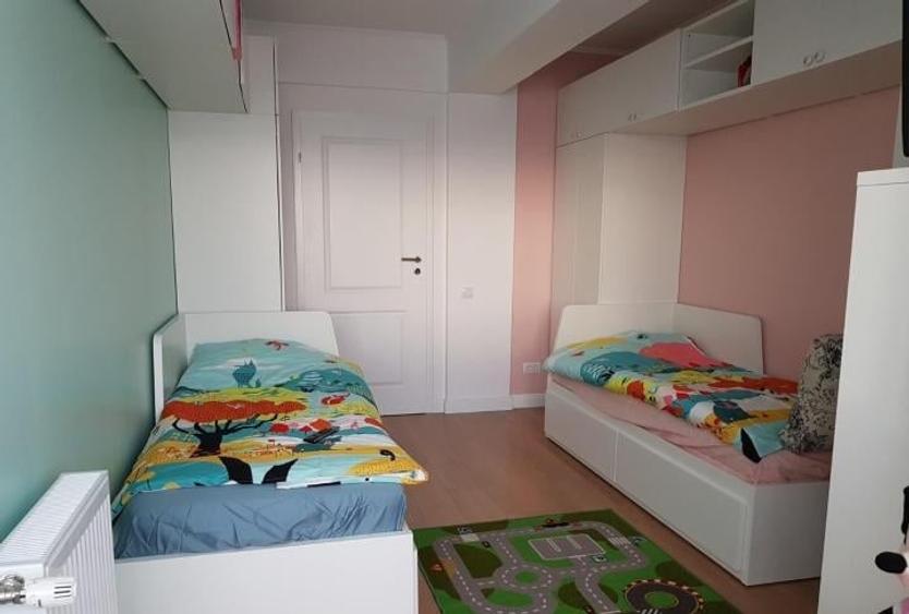 Apartament cu 3 camere semidecomandat în Virtuții