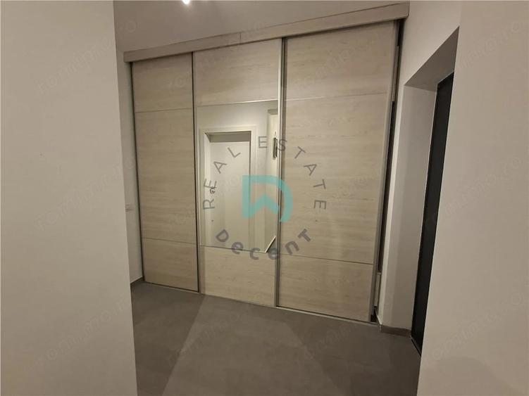 Apartament cu 2 camere decomandat în Tractorul